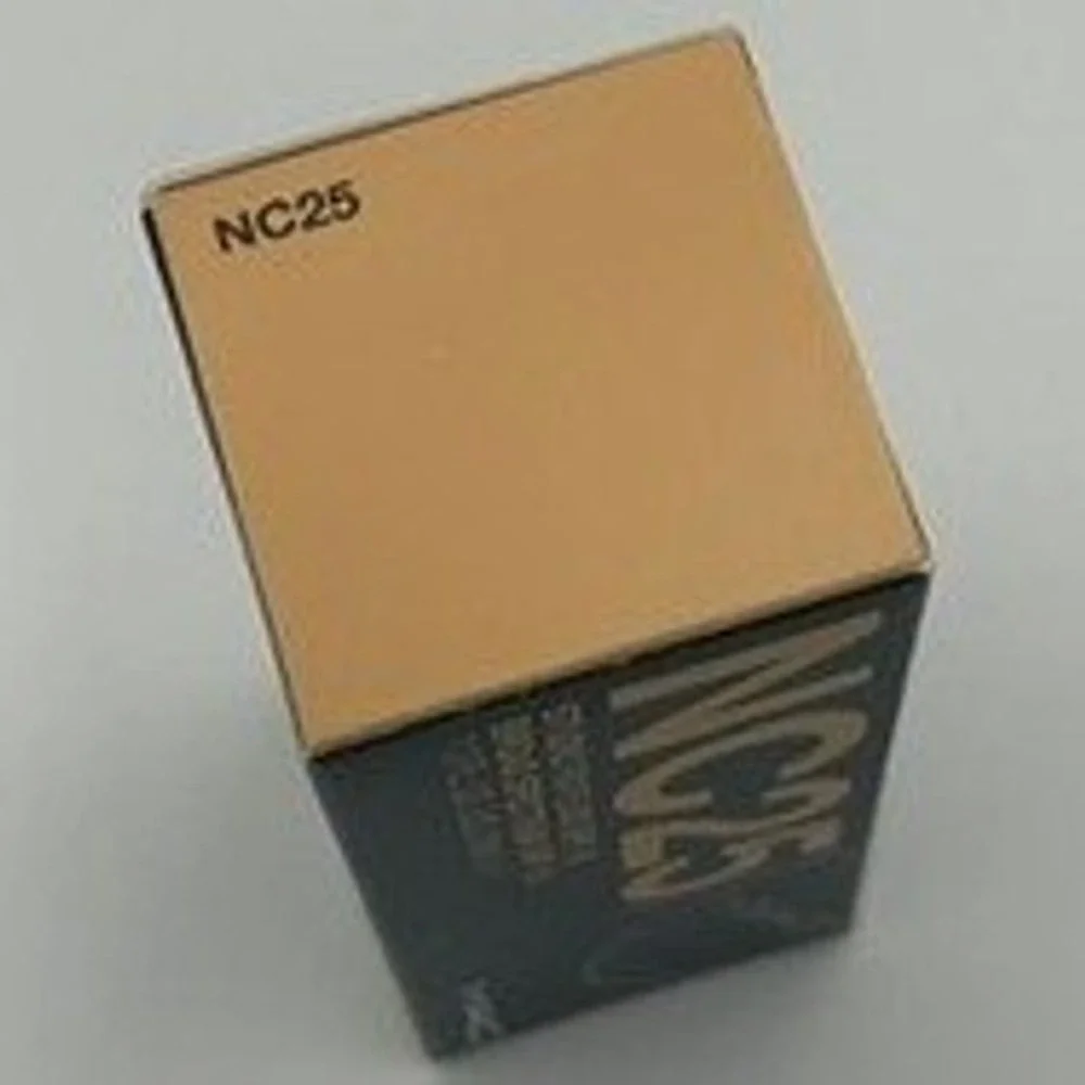 MAC Studio Fix Fluid‎ Foundation Unisex 1oz NC25 New SPF 15 Matte Coverage